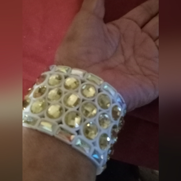 White Stone Bracelet - Picture 2 of 3